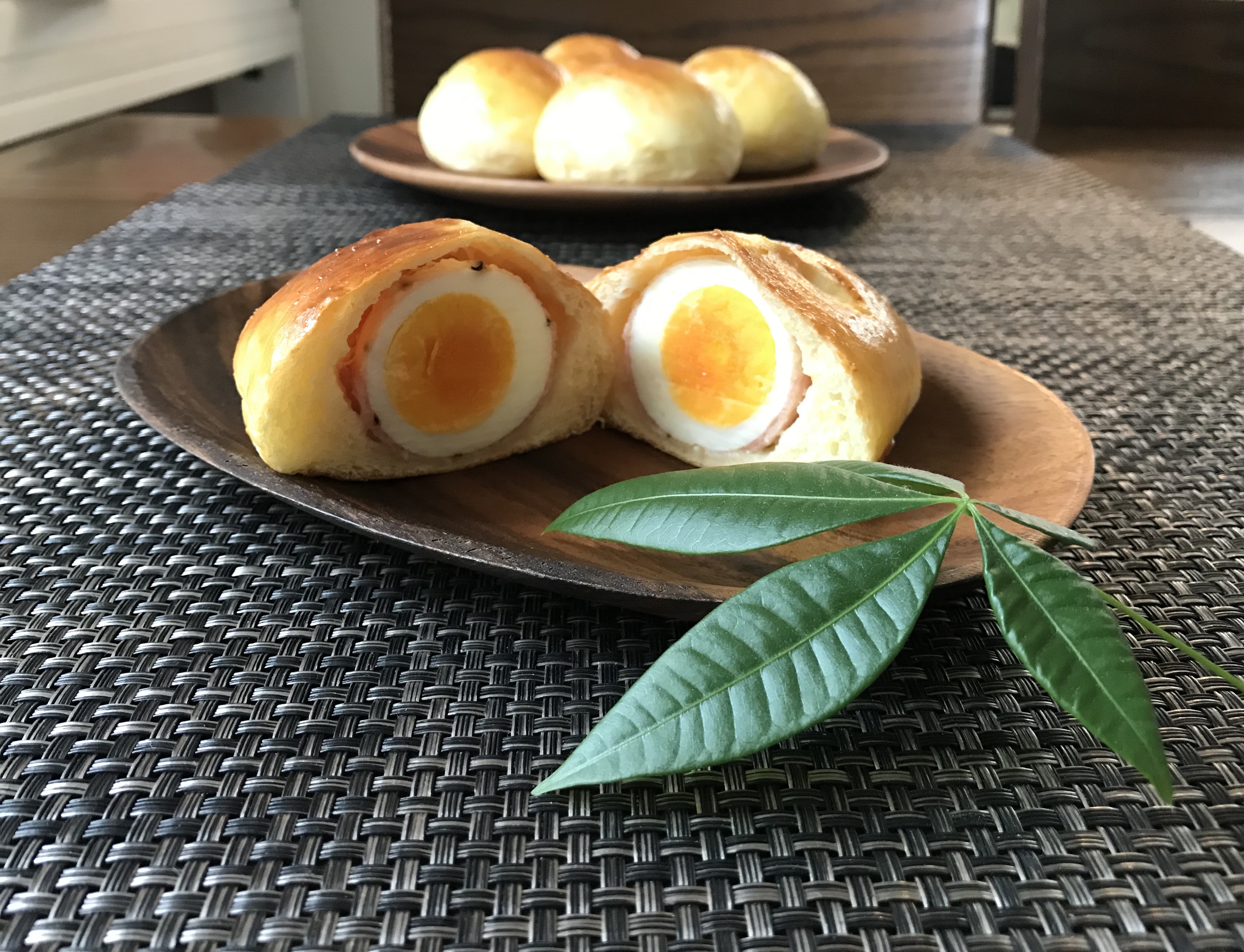 まるごとゆで卵パン